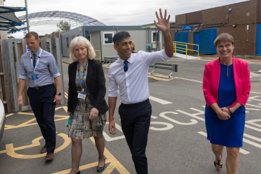 Selaine with the Prime Minister at the Hospital 